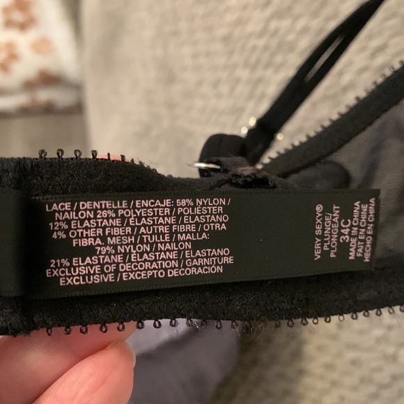 Pre loved Victoria Secret double push up bra with wire. 34C - Picture 8 of 8